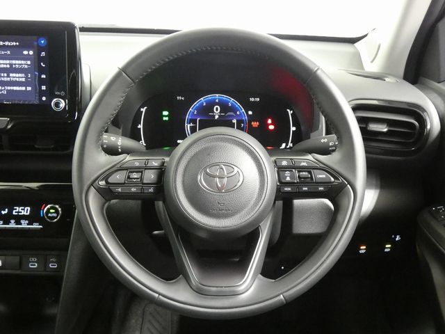 TOYOTA YARIS CROSS 2025