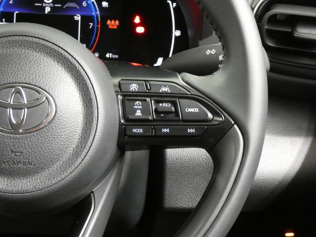 TOYOTA YARIS CROSS 2025