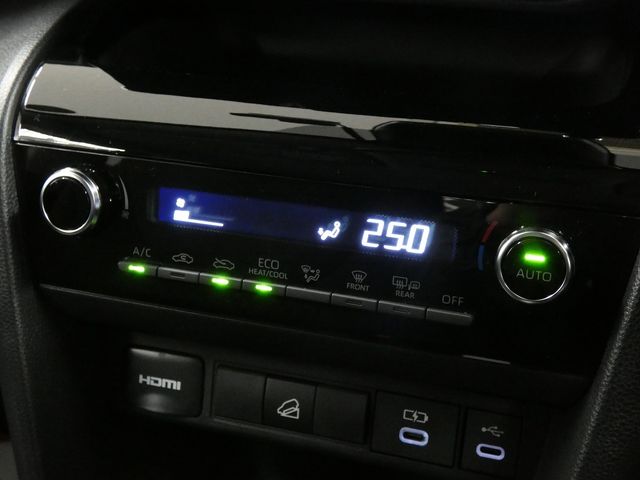 TOYOTA YARIS CROSS 2025