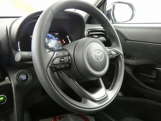 TOYOTA YARIS CROSS 2025