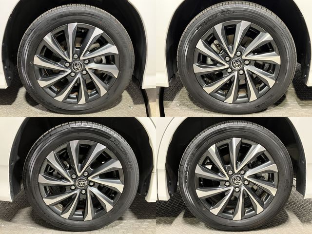 TOYOTA VOXY HYBRID 2022