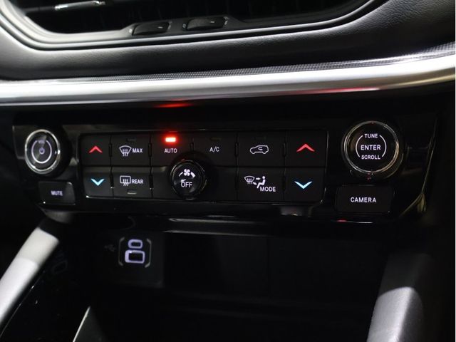 JEEP JEEP COMMANDER 2024