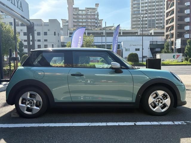 BMW MINI COOPER 2024