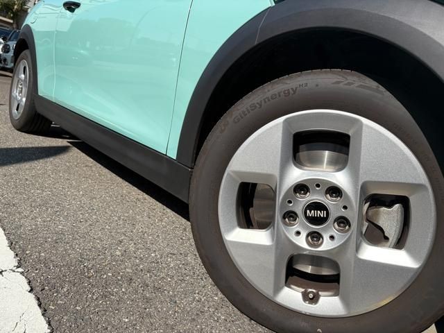 BMW MINI COOPER 2024