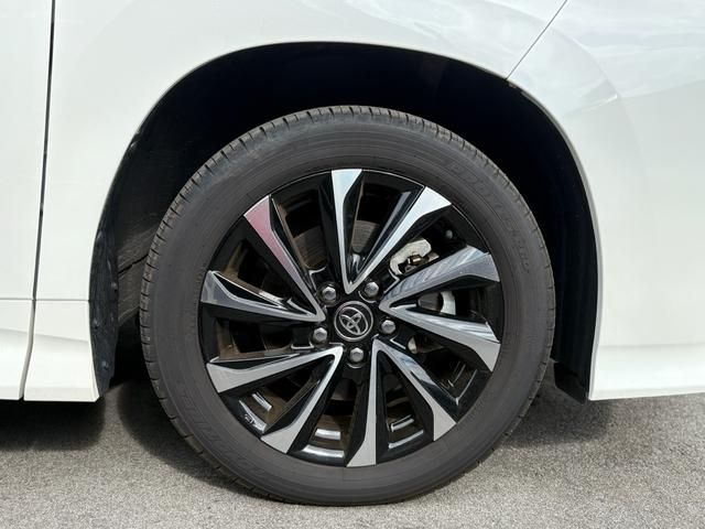 TOYOTA NOAH HYBRID 2024