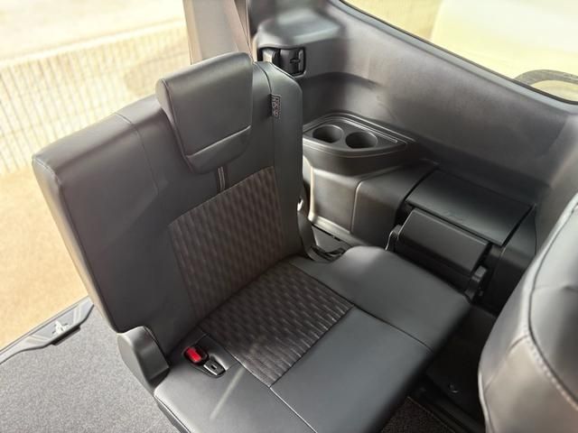 TOYOTA NOAH HYBRID 2024