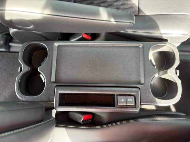 TOYOTA NOAH HYBRID 2024