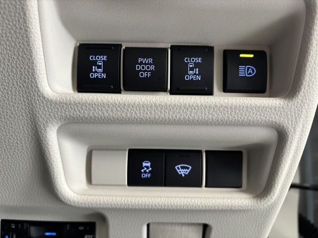 TOYOTA SIENTA HYBRID 2022