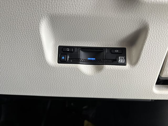 TOYOTA SIENTA HYBRID 2022