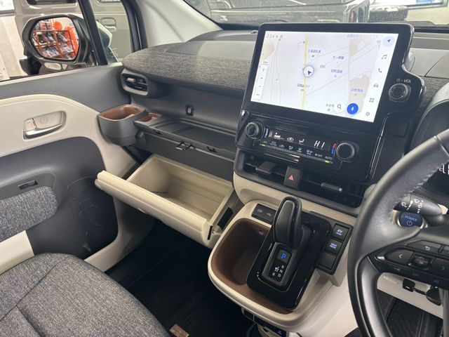 TOYOTA SIENTA HYBRID 2022