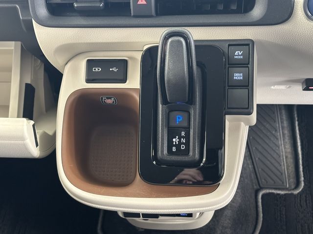 TOYOTA SIENTA HYBRID 2022