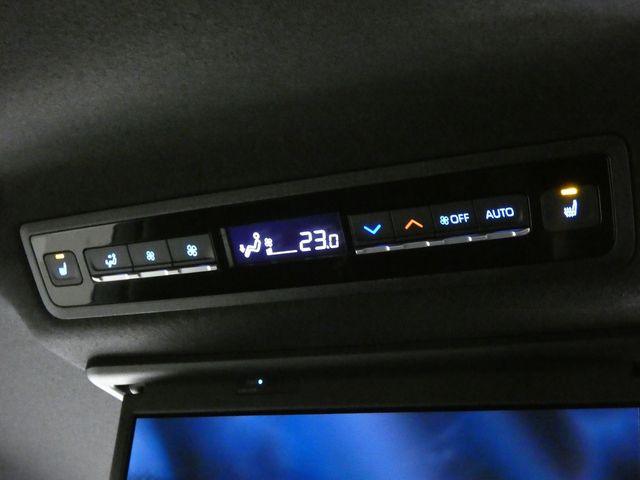 TOYOTA VOXY 4WD 2022