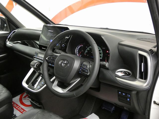 TOYOTA VOXY 4WD 2022