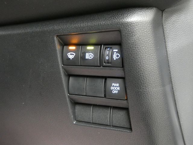 TOYOTA VOXY 4WD 2022