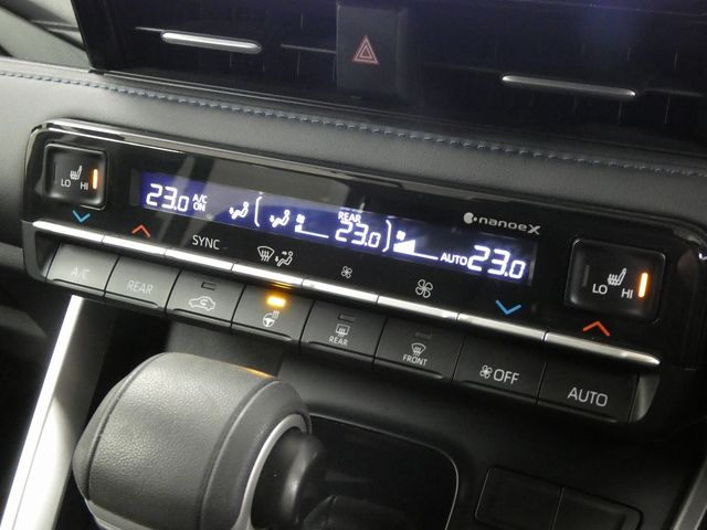 TOYOTA VOXY 4WD 2022