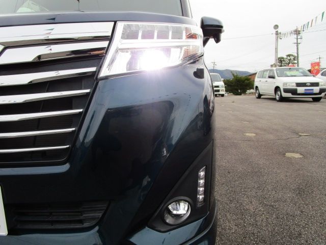 TOYOTA ROOMY 4WD 2017