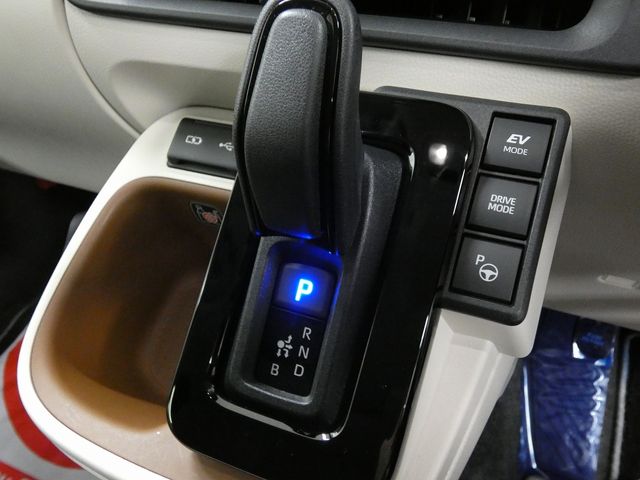 TOYOTA SIENTA HYBRID 2022