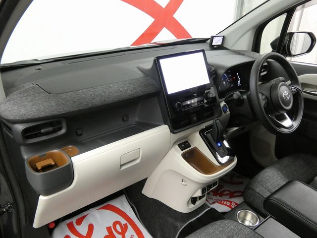TOYOTA SIENTA HYBRID 2022