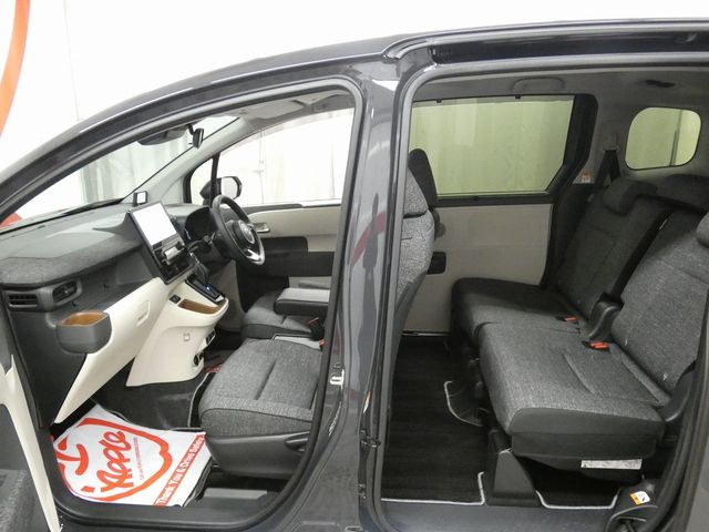 TOYOTA SIENTA HYBRID 2022