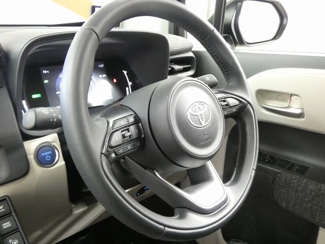 TOYOTA SIENTA HYBRID 2022