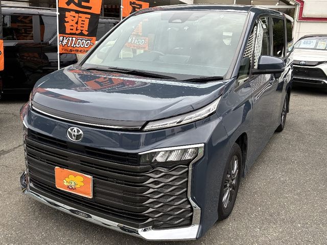 TOYOTA VOXY 2022