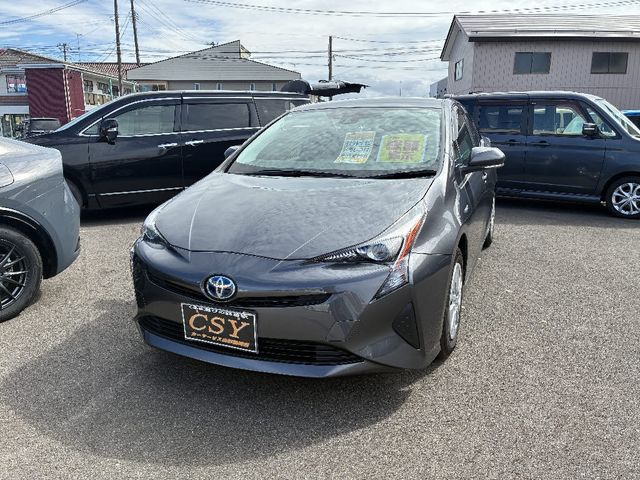 TOYOTA PRIUS 2018