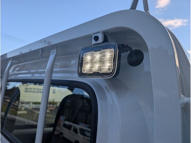 DAIHATSU HIJET truck 4WD 2025