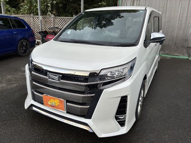TOYOTA NOAH 4WD 2021
