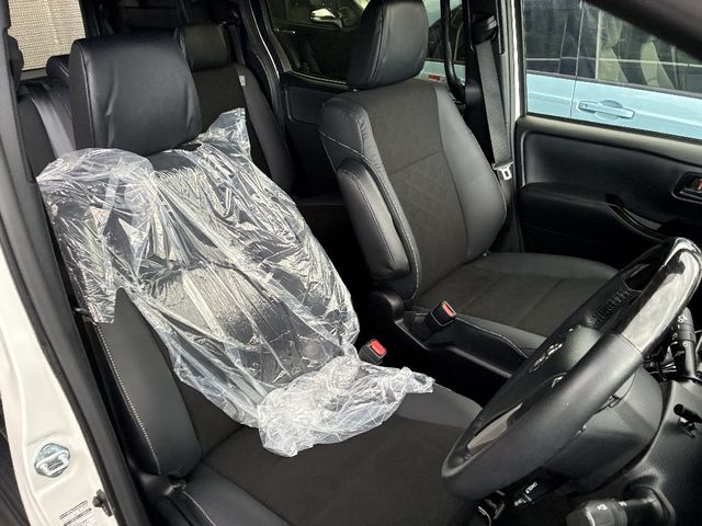 TOYOTA NOAH 4WD 2021