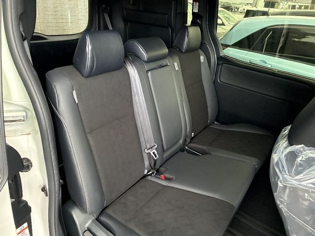 TOYOTA NOAH 4WD 2021