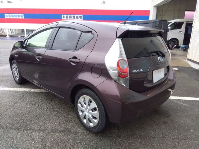 TOYOTA AQUA 2014