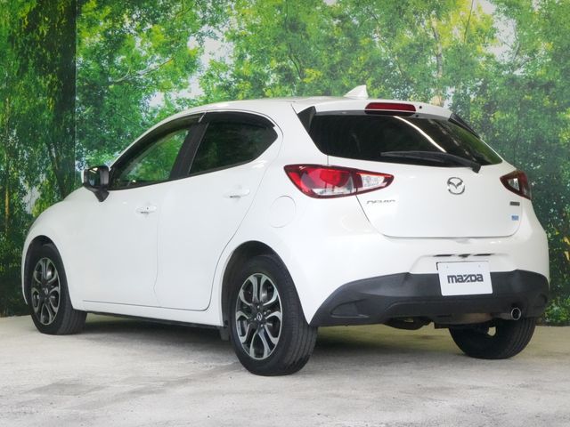 MAZDA DEMIO 2016