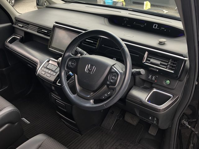 HONDA STEPWAGON SPADA 2016