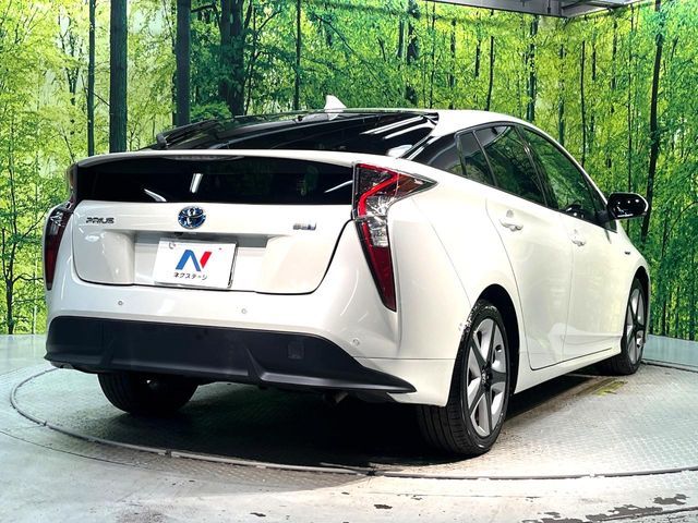 TOYOTA PRIUS 2019