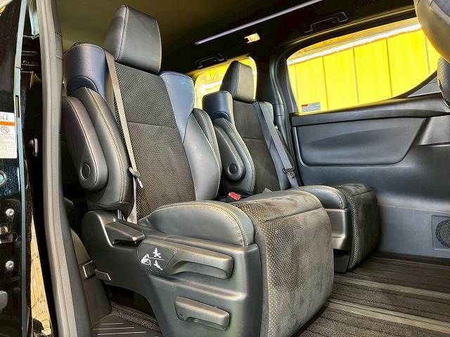 TOYOTA VELLFIRE 2016