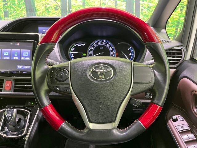 TOYOTA ESQUIRE HYBRID 2015