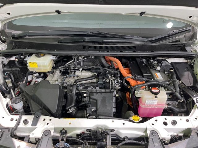 TOYOTA ESQUIRE HYBRID 2015