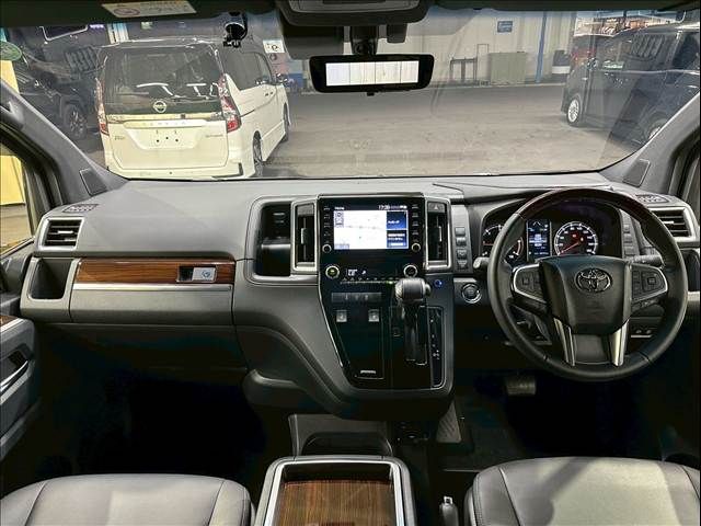 TOYOTA GRANACE 2022