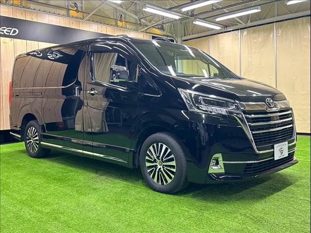 TOYOTA GRANACE 2022