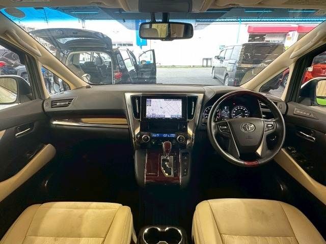 TOYOTA ALPHARD 2015