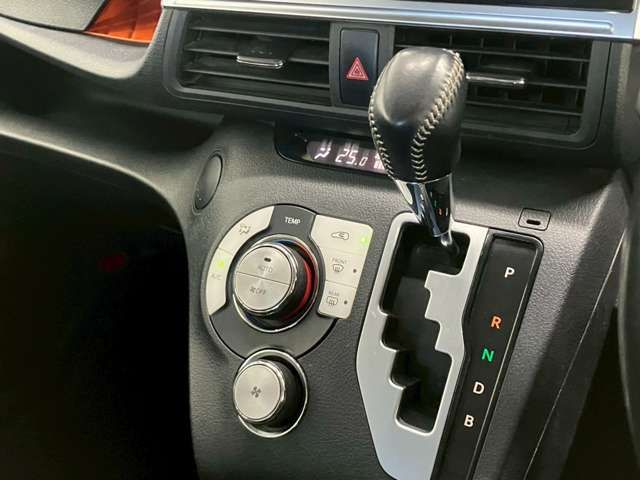 TOYOTA SIENTA HYBRID 2020