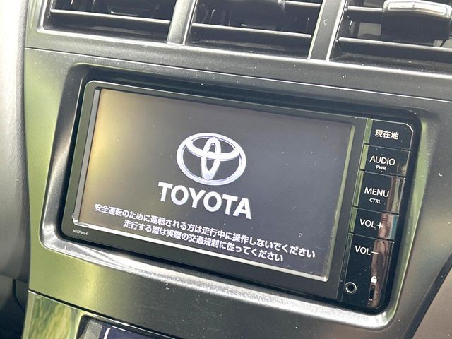 TOYOTA PRIUS Alpha 2014