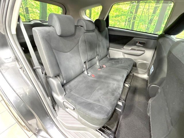 TOYOTA PRIUS Alpha 2014