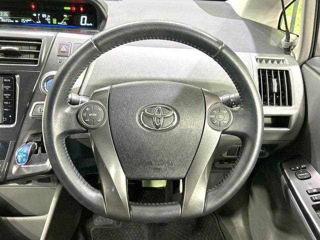TOYOTA PRIUS Alpha 2014