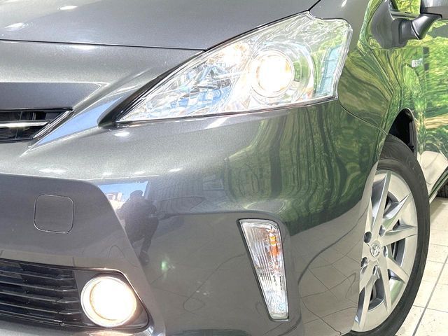 TOYOTA PRIUS Alpha 2014