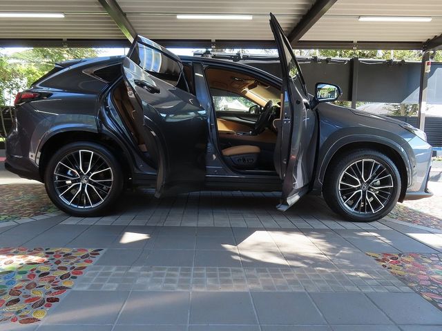 TOYOTA LEXUS NX350h 2025