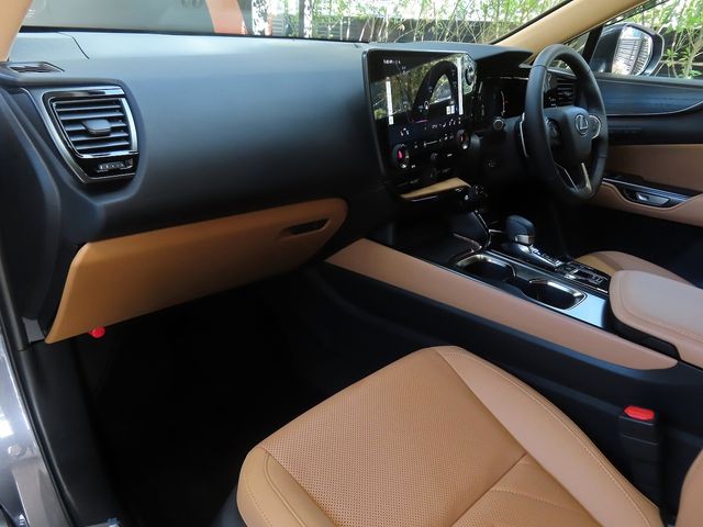 TOYOTA LEXUS NX350h 2025