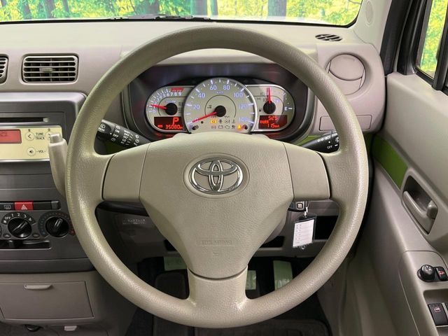 TOYOTA PIXIS SPACE 2014