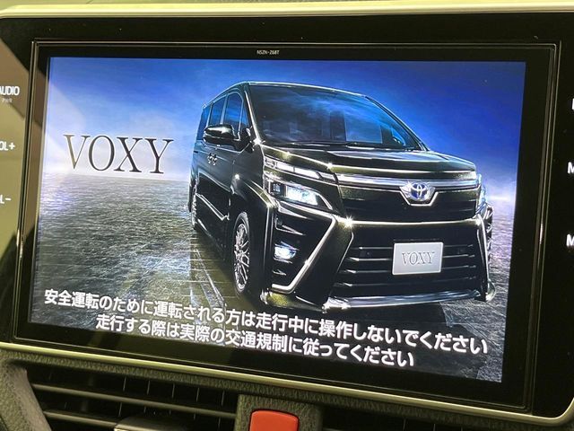 TOYOTA VOXY 2021