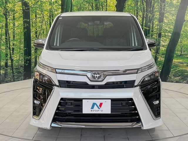 TOYOTA VOXY 2020